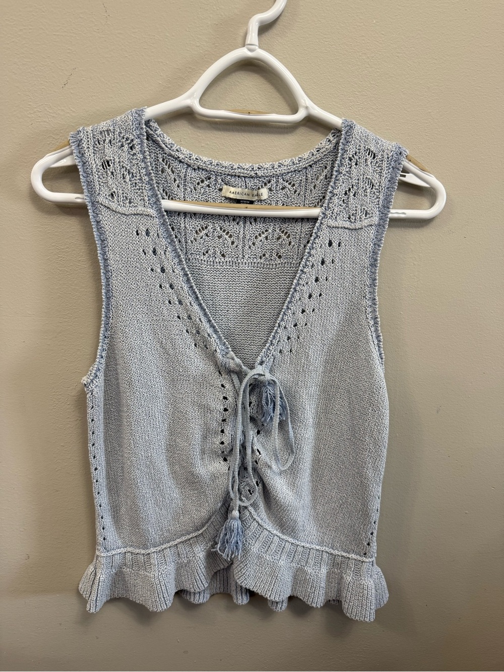 American Eagle Ruffle Hem V-Neck Sweater Tank Medium